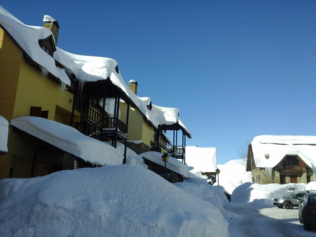 Apartamentos Tanau Baqueira Beret Dış mekan fotoğraf