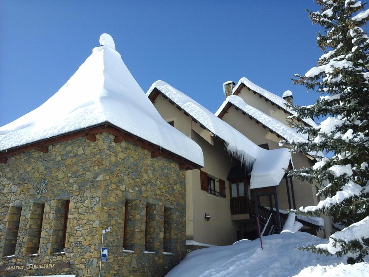 Apartamentos Tanau Baqueira Beret Dış mekan fotoğraf